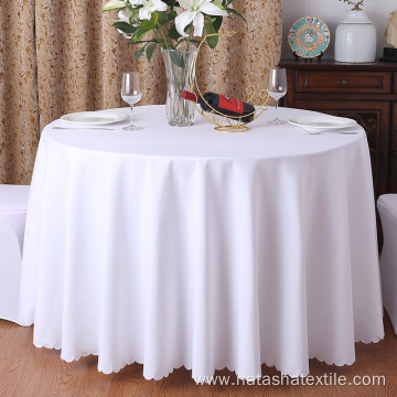 Restaurant hotel banquet round table round white tablecloth